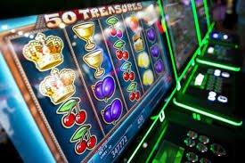 LuxeBet Slots Myanmar VIP Cashback Free Spin Bonus Event မြန်မာ ကစားသမားများ ပျော်ရွှင်နေသော မြင်ကွင်း